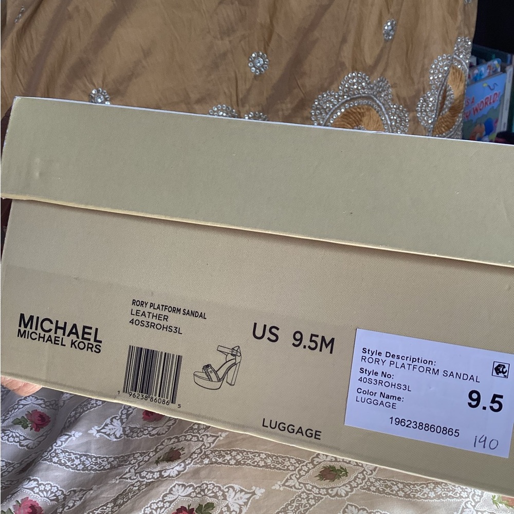 Michael Kors Tan and Black Rory Platform Leather Heels 9.5 *FIRM PRICE* - Picture 11 of 11
